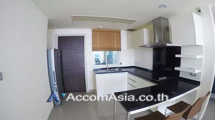  3 Bedrooms  Condominium For Sale in Charoennakorn, Bangkok  near BTS Krung Thon Buri (AA15528)