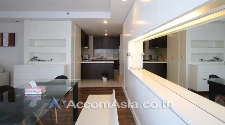  2 Bedrooms  Condominium For Rent in Ploenchit, Bangkok  near BTS Ratchadamri (AA15562)