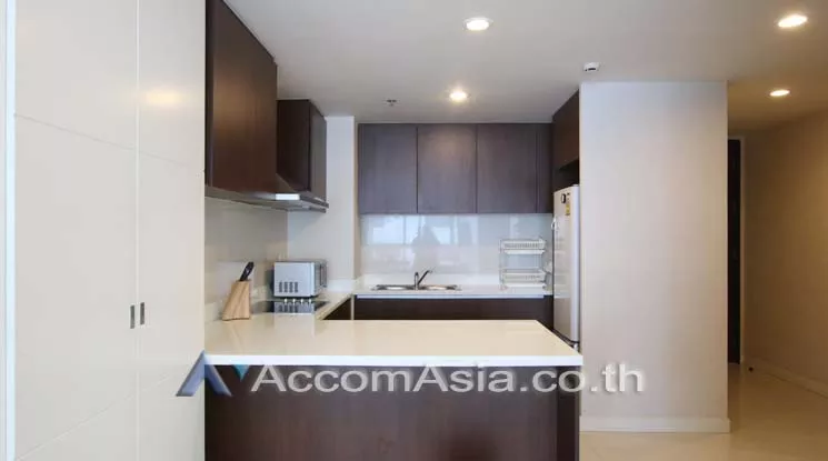 unit 2 Bedrooms  Condominium For Rent in Ploenchit, Bangkok  near BTS Ratchadamri (AA15562)