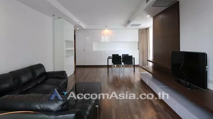unit 2 Bedrooms  Condominium For Rent in Ploenchit, Bangkok  near BTS Ratchadamri (AA15563)