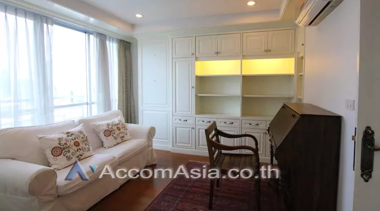 Duplex Condo |  2 Bedrooms  Condominium For Rent in Ploenchit, Bangkok  near BTS Ratchadamri (AA15565)