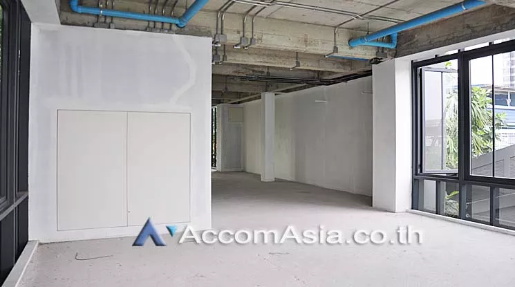unit Retail / showroom For Rent in Sukhumvit, Bangkok  near BTS Phra khanong (AA15629)