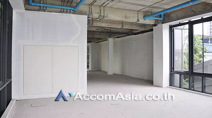  1  Retail / Showroom For Rent in Sukhumvit ,Bangkok BTS Phra khanong at Naiipa Art Complex AA15629