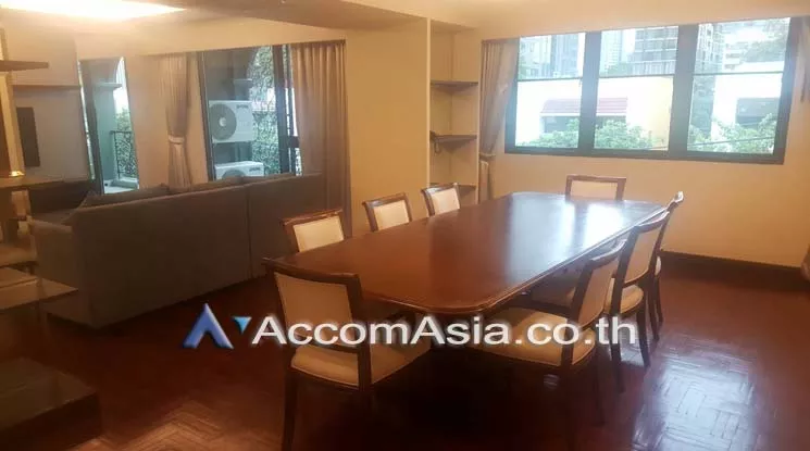  3 Bedrooms  Apartment For Rent in Ploenchit, Bangkok  near BTS Ploenchit (AA15647)