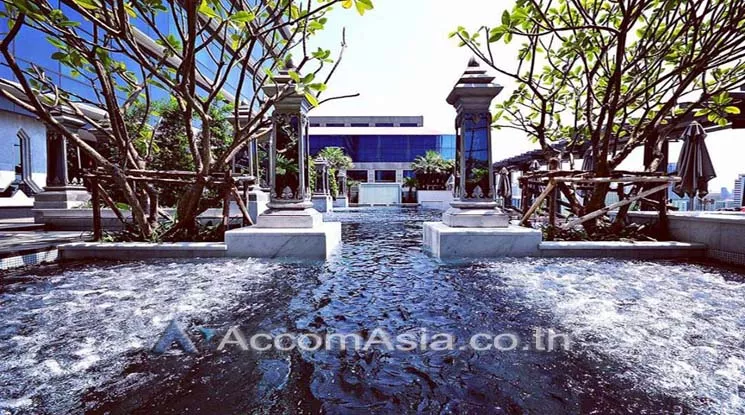 unit 3 Bedrooms  Condominium For Rent in Ploenchit, Bangkok  near BTS Ratchadamri (AA15680)