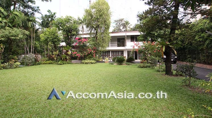 unitPet friendly |  2 Bedrooms  House For Rent in Sukhumvit, Bangkok  near BTS Asok - MRT Sukhumvit (AA15692)
