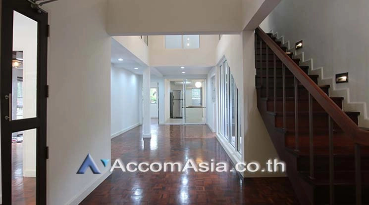 unitPet friendly |  2 Bedrooms  House For Rent in Sukhumvit, Bangkok  near BTS Asok - MRT Sukhumvit (AA15692)