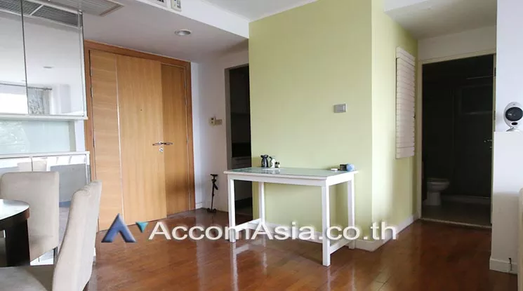 unit 2 Bedrooms  Condominium For Sale in Ploenchit, Bangkok  near BTS Ploenchit (AA15721)