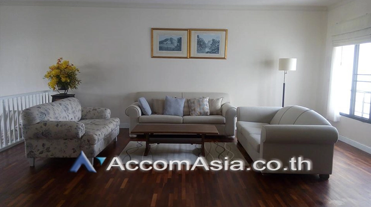 unit 3 Bedrooms  Apartment For Rent in Sathorn, Bangkok  near MRT Lumphini (AA15724)
