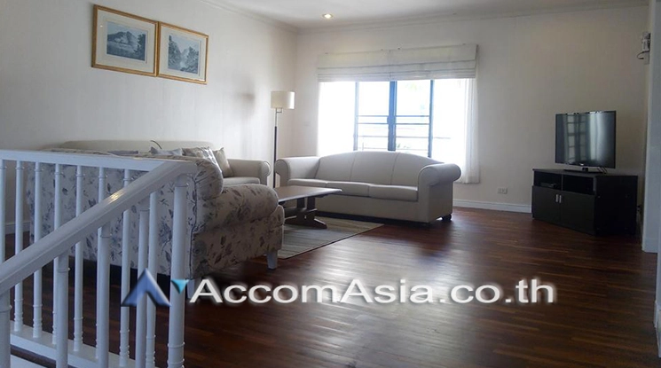 unit 3 Bedrooms  Apartment For Rent in Sathorn, Bangkok  near MRT Lumphini (AA15724)