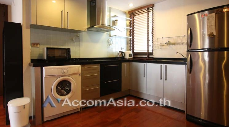 unit 2 Bedrooms  Condominium For Rent in Ploenchit, Bangkok  near BTS Ploenchit (AA15729)