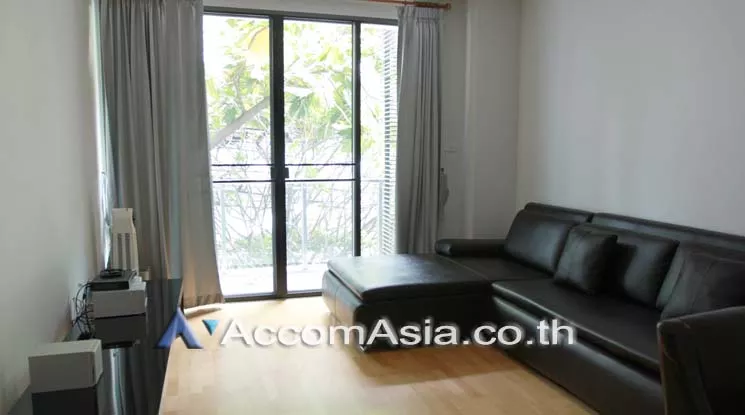 2 Bedrooms  Condominium For Sale in Sukhumvit, Bangkok  near BTS Ekkamai (AA15740)