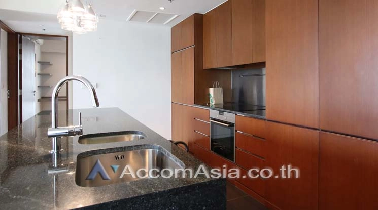 5  2 br Condominium for rent and sale in Ploenchit ,Bangkok BTS Ratchadamri at Hansar Residence AA15744