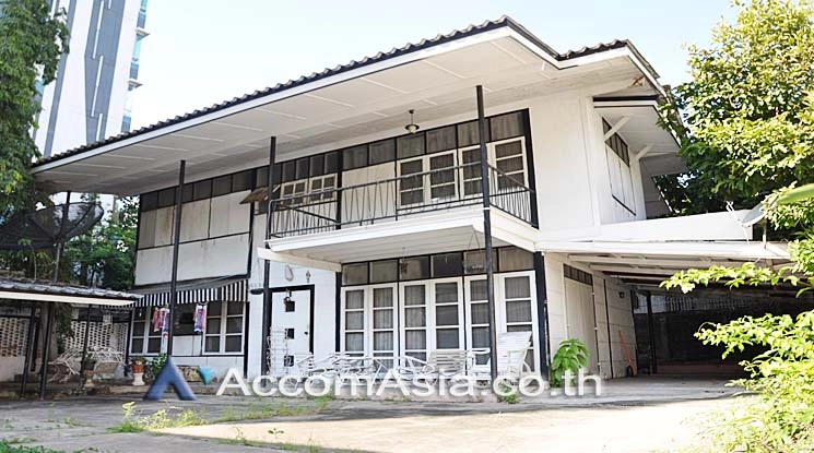  2  3 br House For Rent in Sukhumvit ,Bangkok BTS Thong Lo AA15746