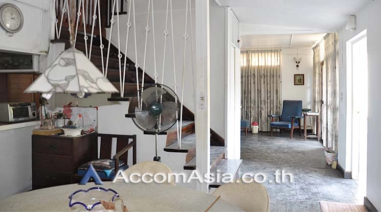  1  3 br House For Rent in Sukhumvit ,Bangkok BTS Thong Lo AA15746