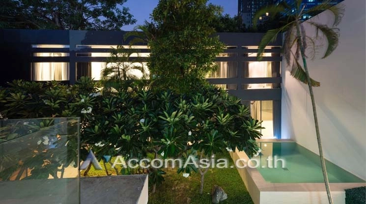 Home Office, Private Swimming Pool |  3 Bedrooms  House For Rent in Sukhumvit, Bangkok  near BTS Thong Lo (AA15751)