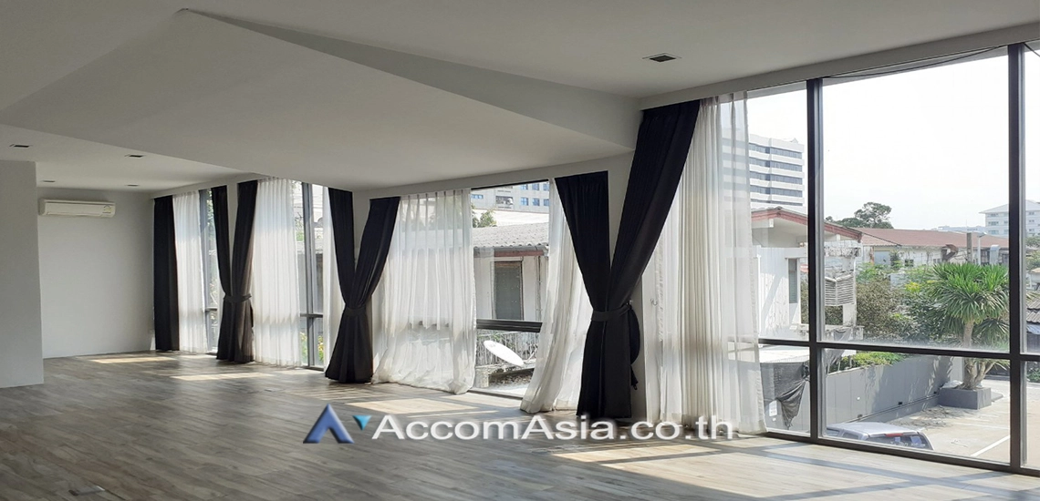 5  2 br House for rent and sale in Sukhumvit ,Bangkok BTS Thong Lo AA15752