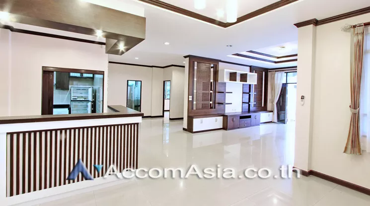 4  4 br House For Rent in sukhumvit ,Bangkok BTS Ekkamai AA15757