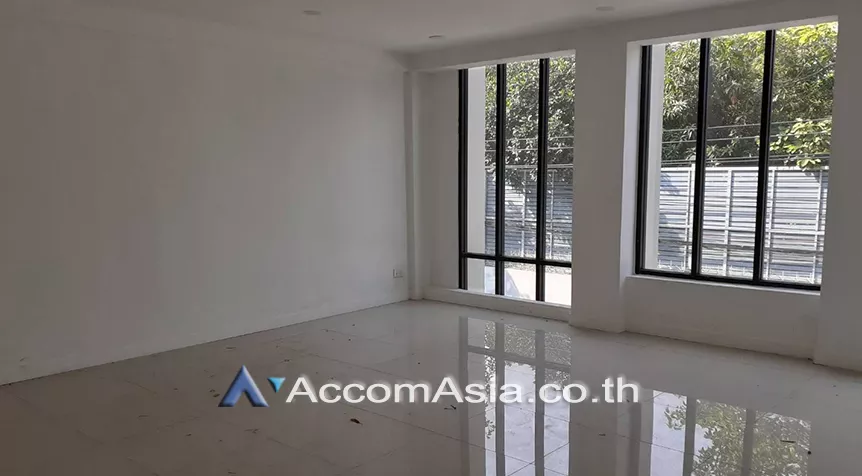 10  Office Space For Rent in sukhumvit ,Bangkok BTS Udomsuk AA15784