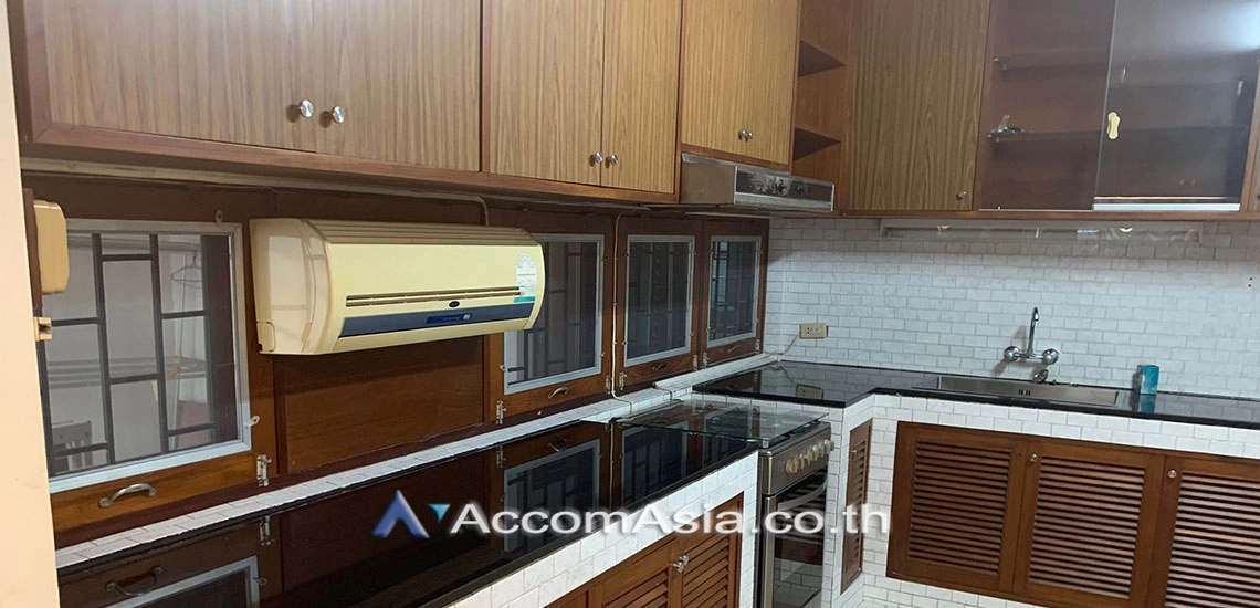 16  3 br House for rent and sale in Sukhumvit ,Bangkok BTS Ekkamai 90522