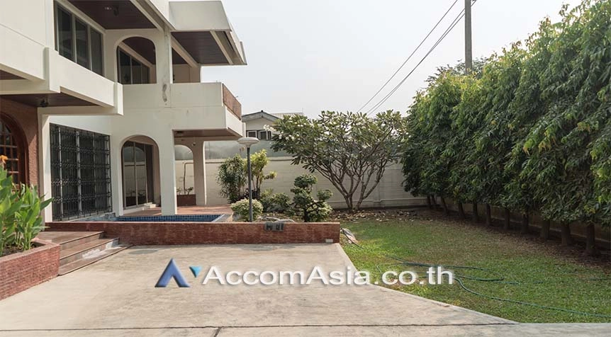 unitGarden |  3 Bedrooms  House For Rent & Sale in Sukhumvit, Bangkok  near BTS Ekkamai (90522)