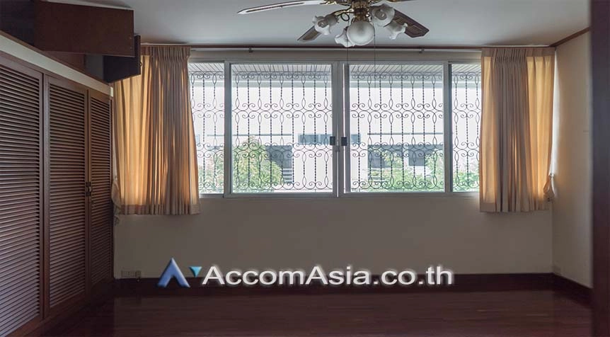 6  3 br House for rent and sale in Sukhumvit ,Bangkok BTS Ekkamai 90522