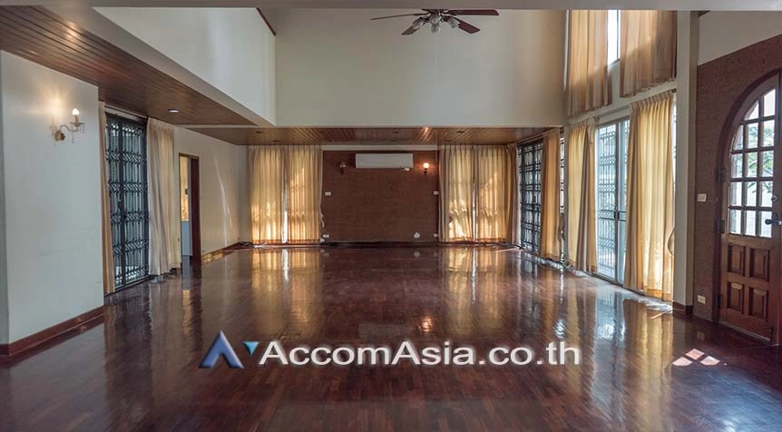 10  3 br House for rent and sale in Sukhumvit ,Bangkok BTS Ekkamai 90522