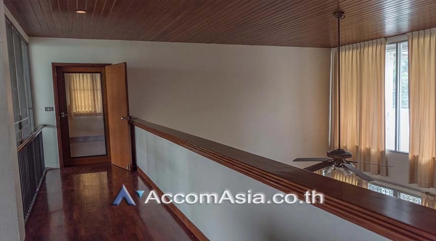 7  3 br House for rent and sale in Sukhumvit ,Bangkok BTS Ekkamai 90522