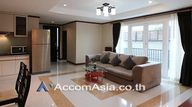Pet friendly |  3 Bedrooms  Apartment For Rent in Sukhumvit, Bangkok  near BTS Ekkamai (AA15805)