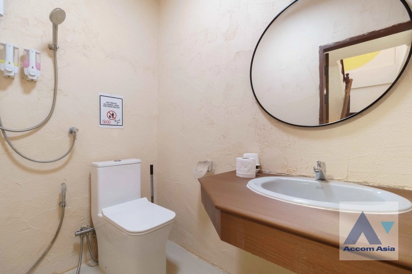 30  5 br Townhouse For Rent in Sukhumvit ,Bangkok BTS Thong Lo at Thonglo Classic Home AA15817