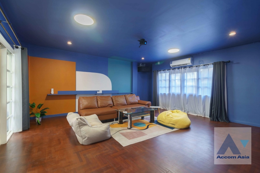  2  5 br Townhouse For Rent in Sukhumvit ,Bangkok BTS Thong Lo at Thonglo Classic Home AA15817