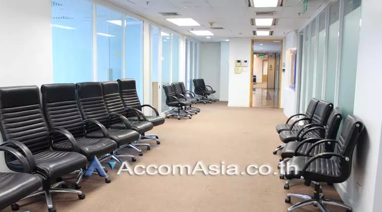  2  Office Space For Rent in Ploenchit ,Bangkok MRT Lumphini at Kian Gwan 3 AA15855
