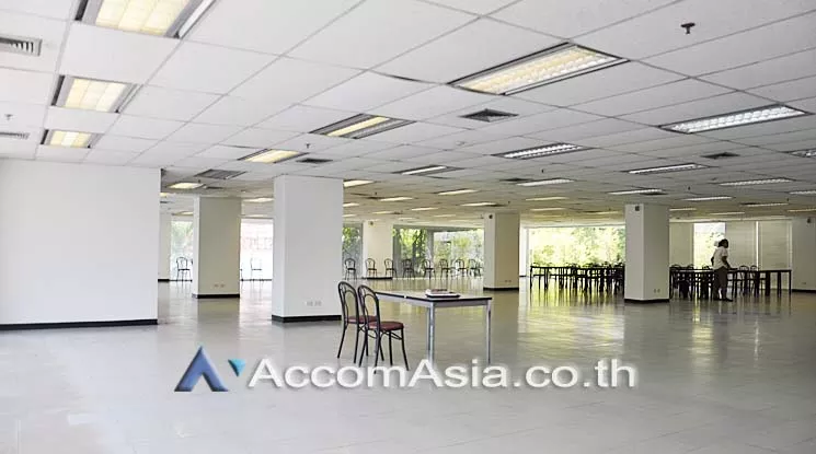  Office space For Rent in Ploenchit, Bangkok  near MRT Lumphini (AA15857)
