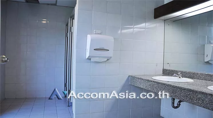 8  Office Space For Rent in Ploenchit ,Bangkok MRT Lumphini at Kian Gwan 3 AA15857