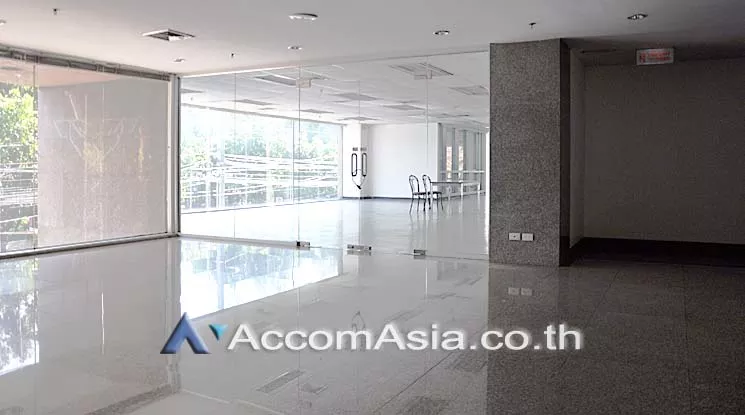  2  Office Space For Rent in Ploenchit ,Bangkok MRT Lumphini at Kian Gwan 3 AA15858