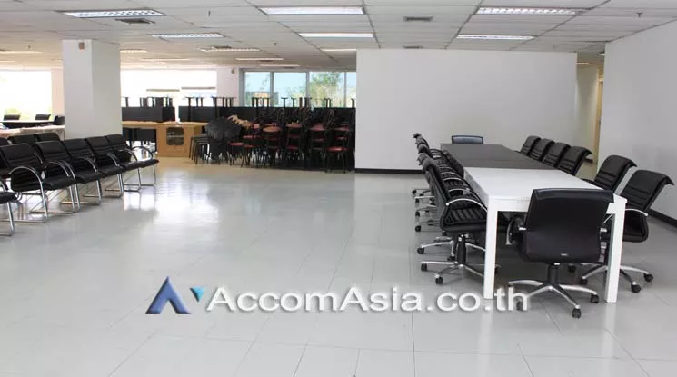 4  Office Space For Rent in Ploenchit ,Bangkok MRT Lumphini at Kian Gwan 3 AA15859