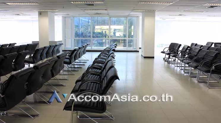 5  Office Space For Rent in Ploenchit ,Bangkok MRT Lumphini at Kian Gwan 3 AA15859