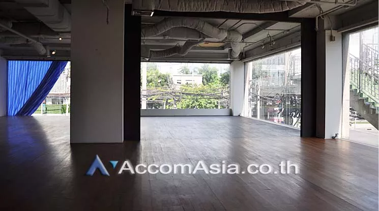 unit Office space For Rent in Ploenchit, Bangkok  near MRT Lumphini (AA15860)