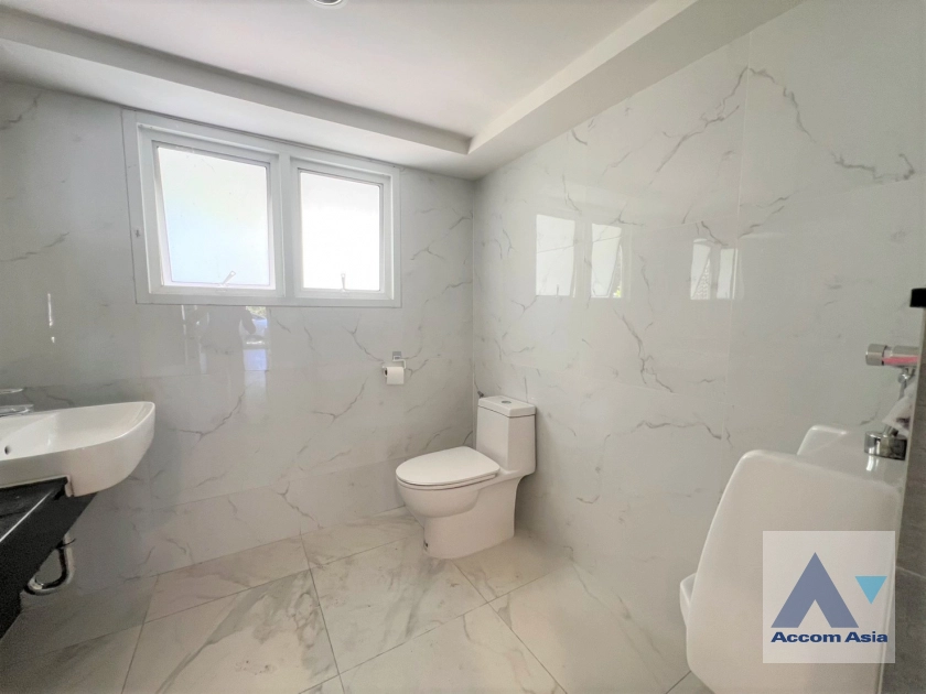 19  7 br House for rent and sale in Sukhumvit ,Bangkok BTS Ekkamai 90523