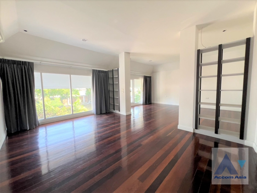 8  7 br House for rent and sale in Sukhumvit ,Bangkok BTS Ekkamai 90523