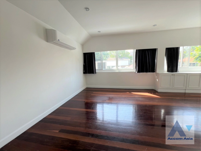 11  7 br House for rent and sale in Sukhumvit ,Bangkok BTS Ekkamai 90523