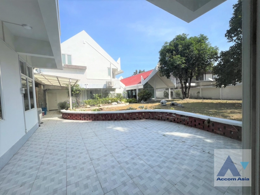 25  7 br House for rent and sale in Sukhumvit ,Bangkok BTS Ekkamai 90523