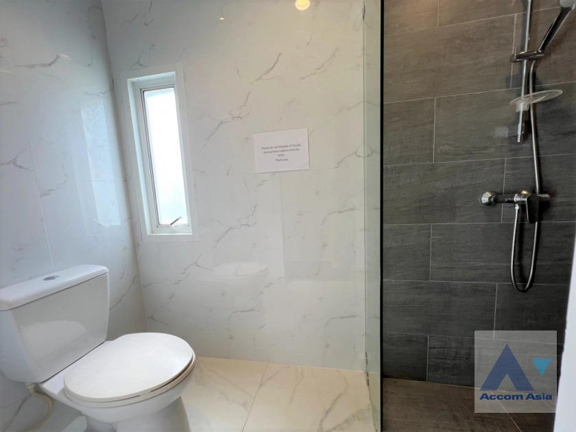 21  7 br House for rent and sale in Sukhumvit ,Bangkok BTS Ekkamai 90523