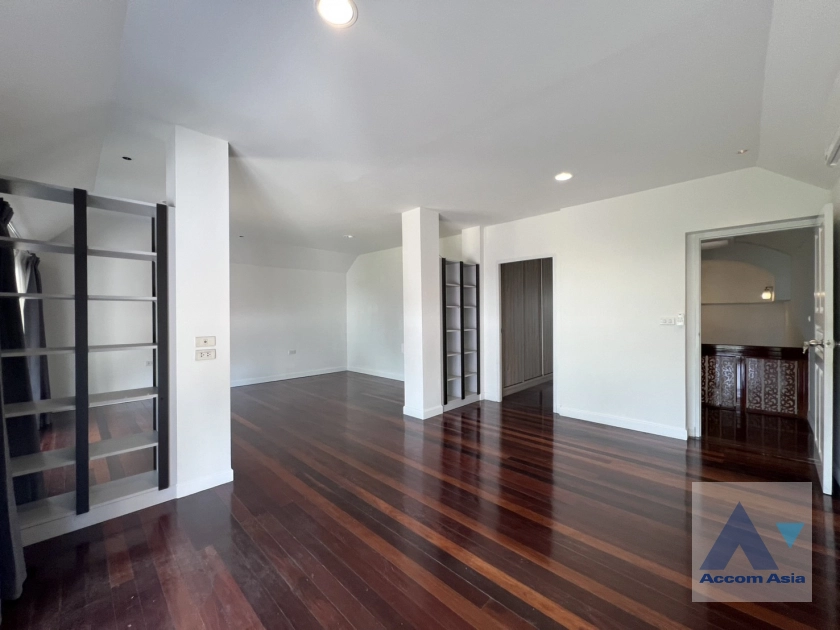 9  7 br House for rent and sale in Sukhumvit ,Bangkok BTS Ekkamai 90523