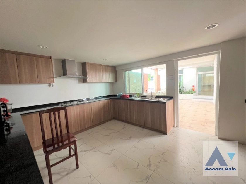 5  7 br House for rent and sale in Sukhumvit ,Bangkok BTS Ekkamai 90523