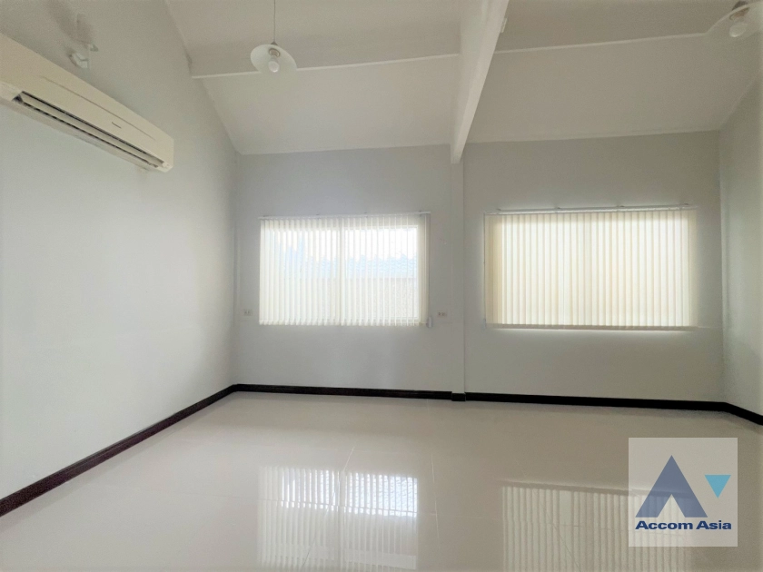 15  7 br House for rent and sale in Sukhumvit ,Bangkok BTS Ekkamai 90523
