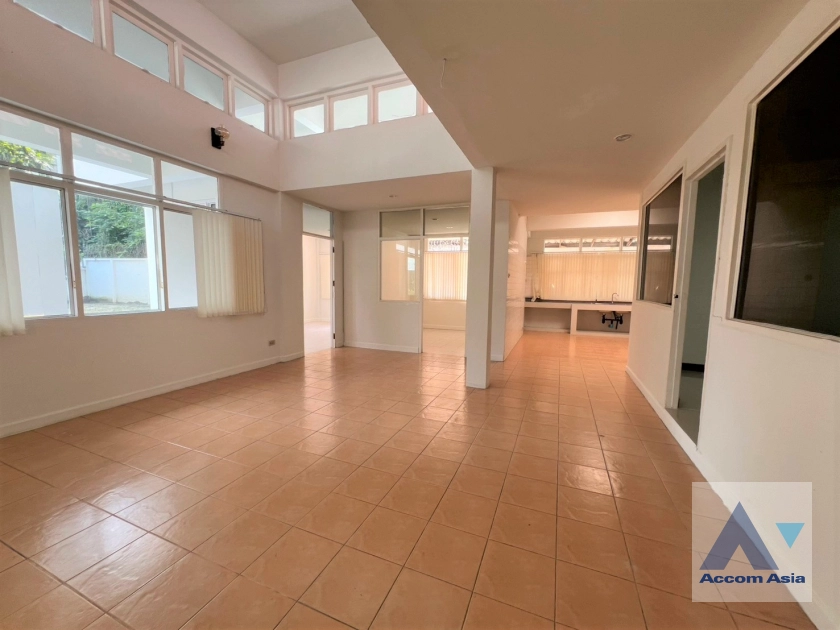  1  7 br House for rent and sale in Sukhumvit ,Bangkok BTS Ekkamai 90523