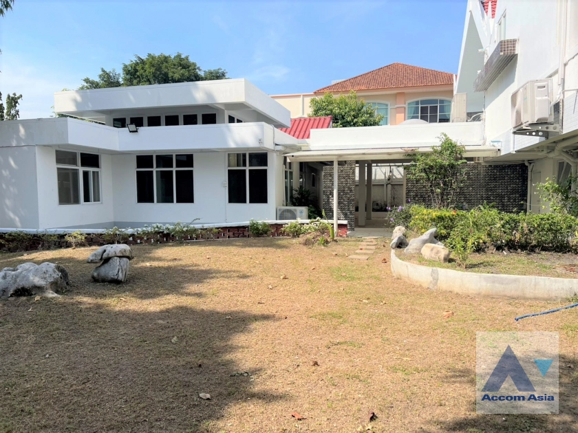 22  7 br House for rent and sale in Sukhumvit ,Bangkok BTS Ekkamai 90523