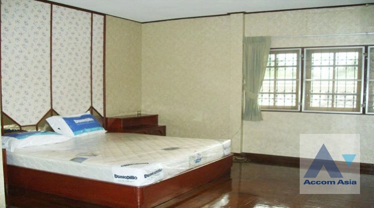 5  5 br House for rent and sale in Sukhumvit ,Bangkok BTS Ekkamai 90524