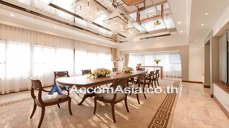  1  4 br Apartment For Rent in Sukhumvit ,Bangkok BTS Asok - MRT Sukhumvit at Warm Family Atmosphere AA15910